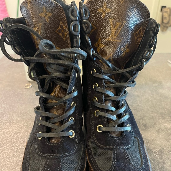 Louis Vuitton combat boots - Picture 8 of 9
